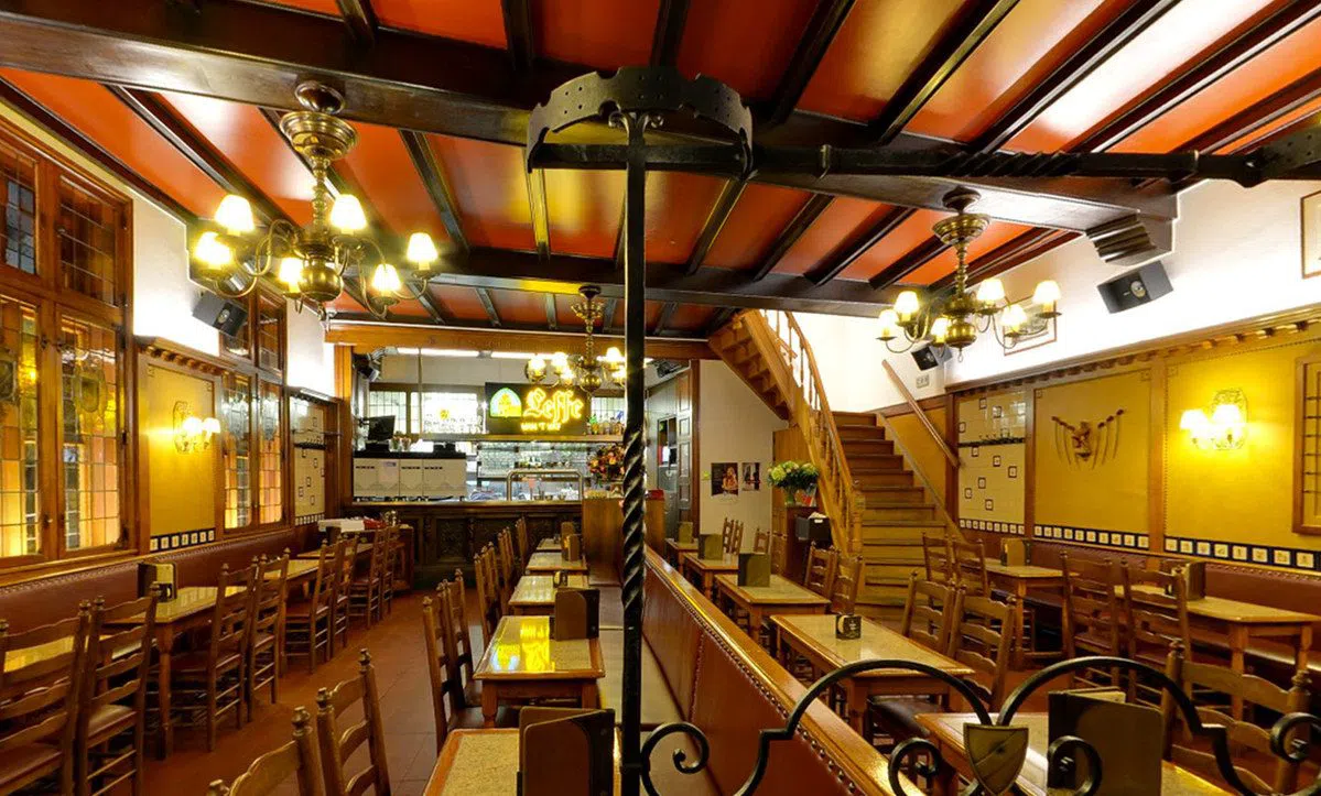 Grand Café Craenenburg (Markt 16), Bruges
